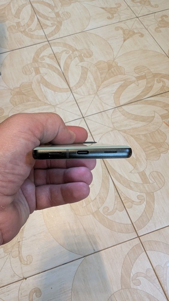 Google Pixel 6a 6/128G НЕВЕРЛОК, в отличном состоянии