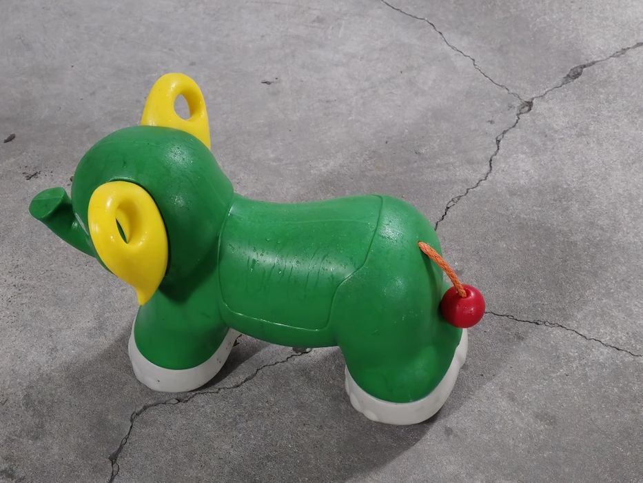 Elefante com rodas infantil