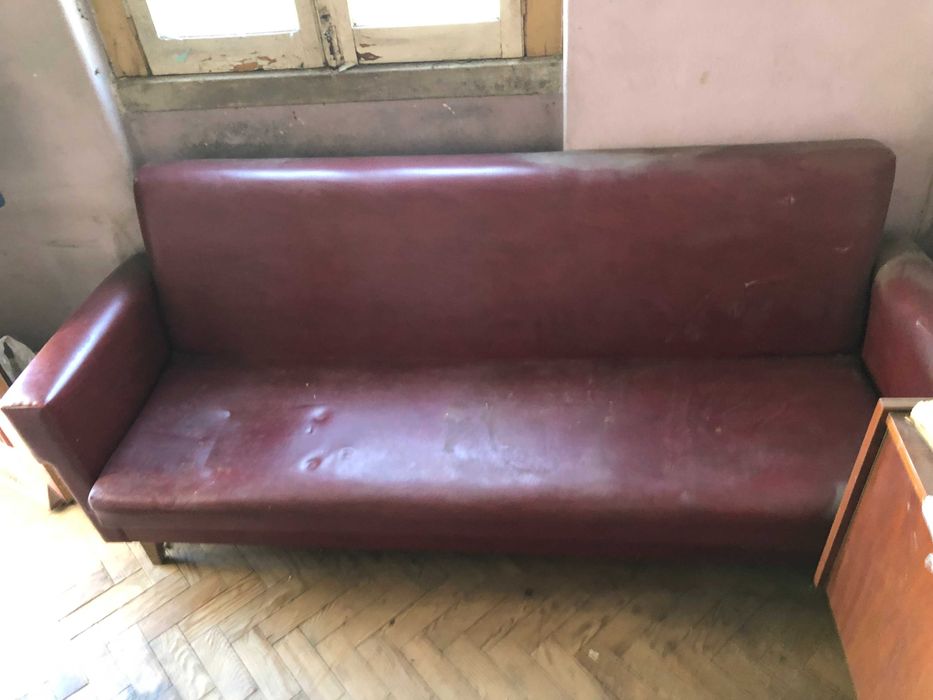 sofá vintage vermelho