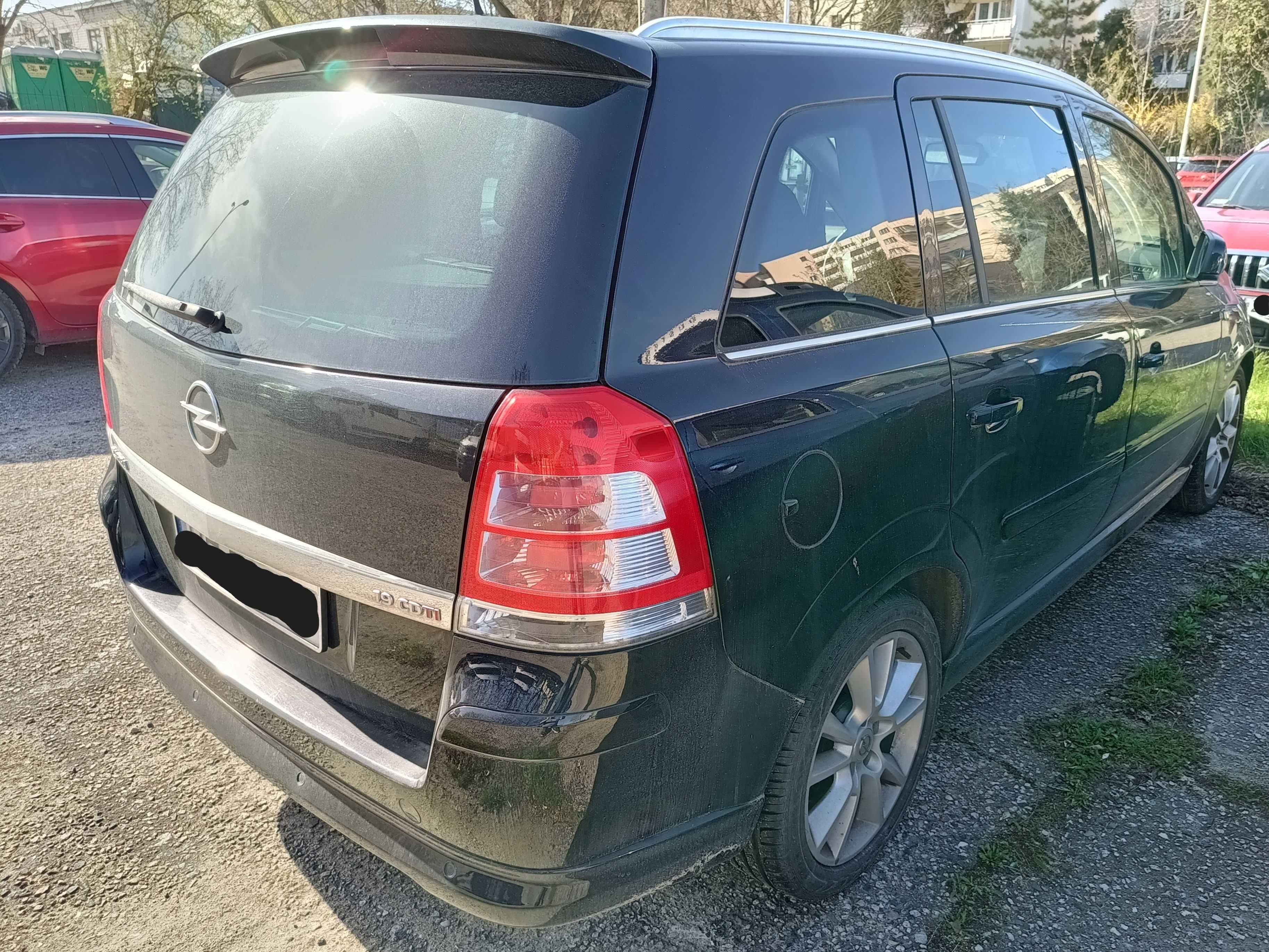 Opel Zafira B 1.9 CDTI sto dwadzieścia tys. km    2010