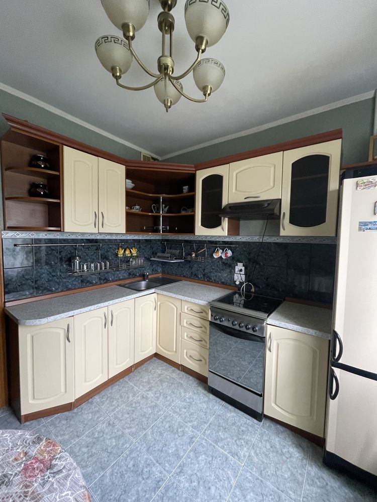 Продаж 2 х кімн квартири 53 м2  центр Вишневевого