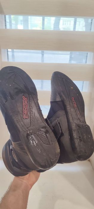 Подам мото боты на Gore tex .