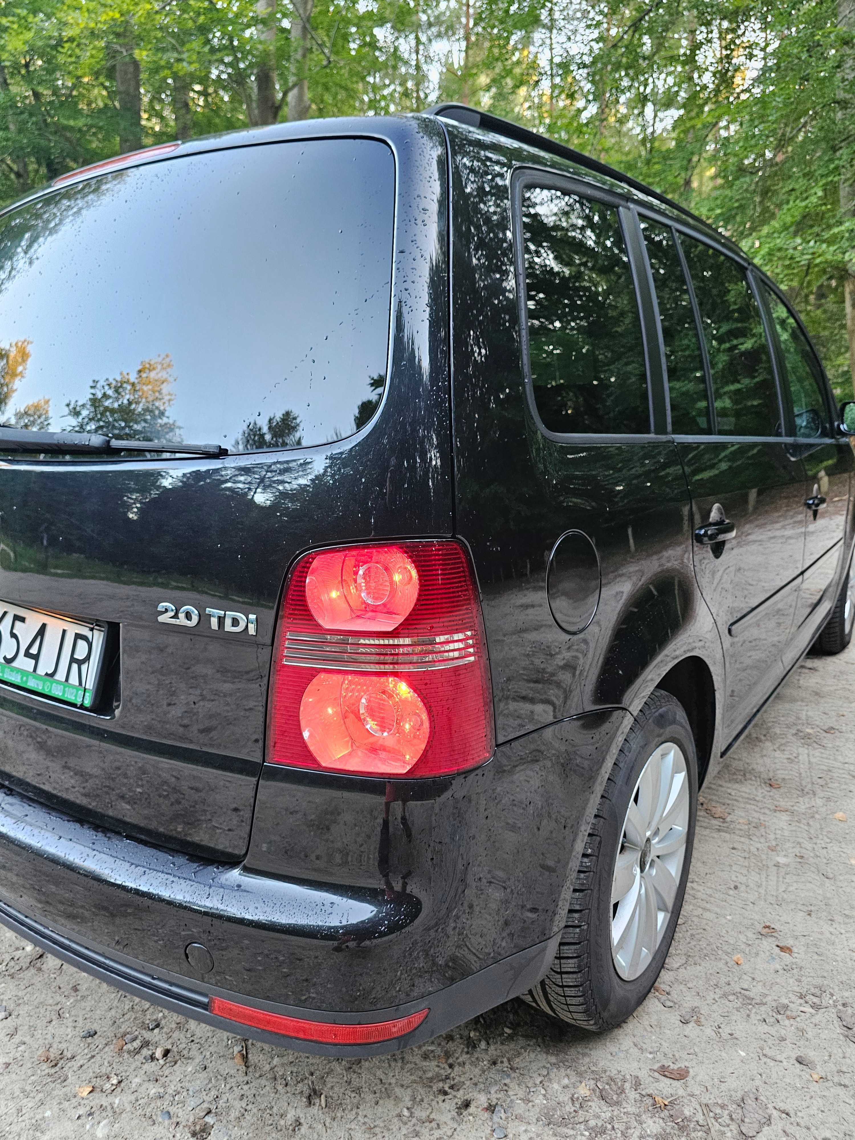 Volkswagen Touran 2.0 DSG -czarny / automat / prywatnie / zamiana