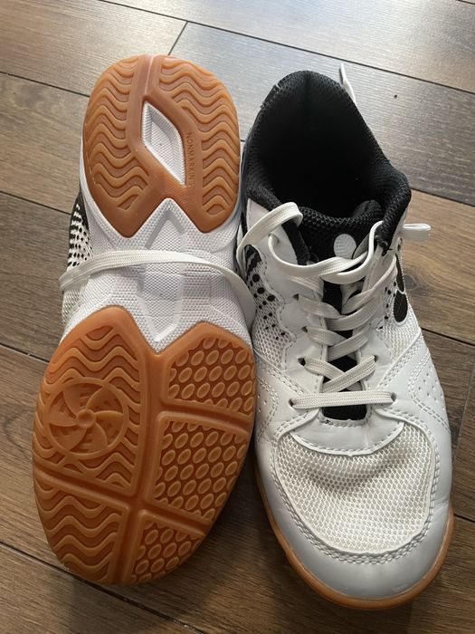 Buty do badmintona na hali 36