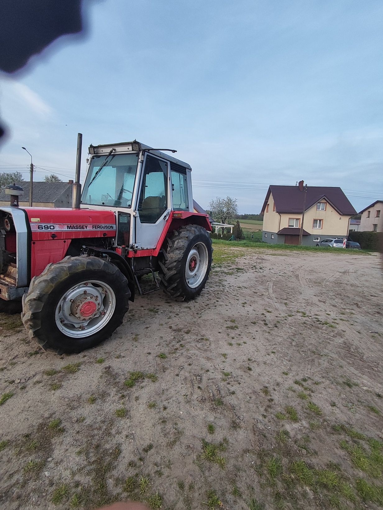 Massey Ferguson 690