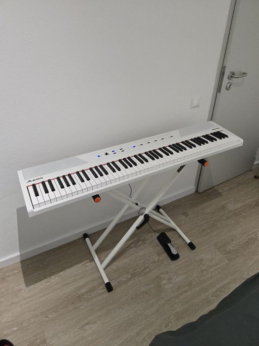 Alesis Recital 88 + Suporte + Pedal
