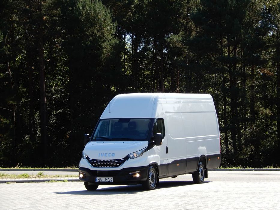 Iveco Daily 35S18 3.0 HPI 180 KM POWER Furgon Blaszak XXL 4.70 CM MAXI LONG Wysokość H3 2150 mm WZMACNIANE ZAWIESZENIE 1024 Kg Ładowność HAK 3500 Kg 50 Tys Km ASO Serwis Stan NOWY UNIKAT OKAZJA  100 % Bezwypadkowy ! Lakier Oryginał ! Salon PL ! I Właścici