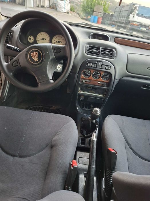 Rover 1.4 versão 25 de 2004