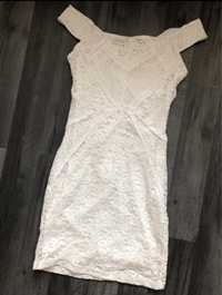 Koronkowa biała sukienka