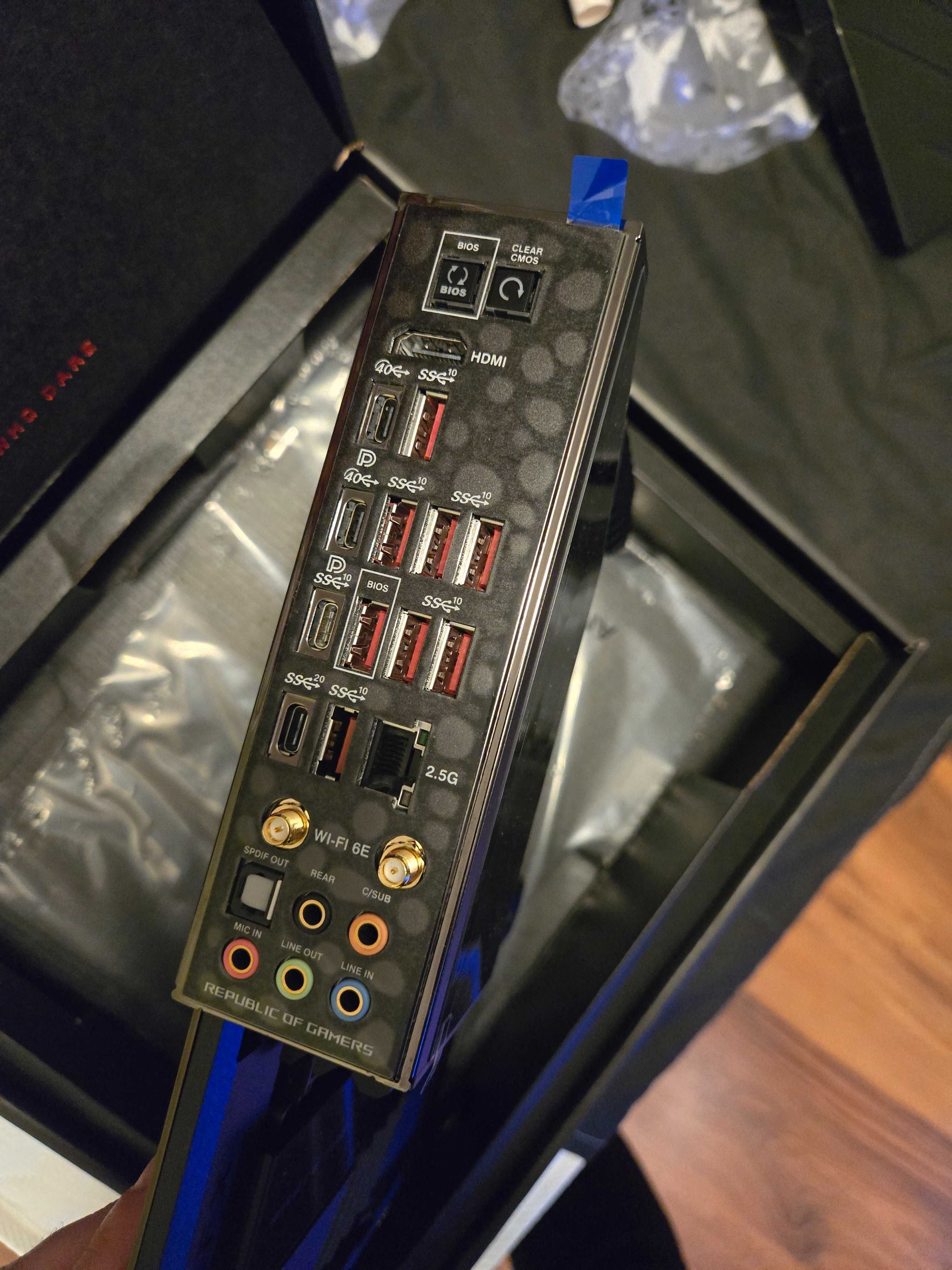Материнська плата Asus CROSSHAIR X670E HERO WiFi