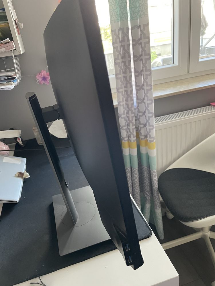 Monitor Dell 27 cali