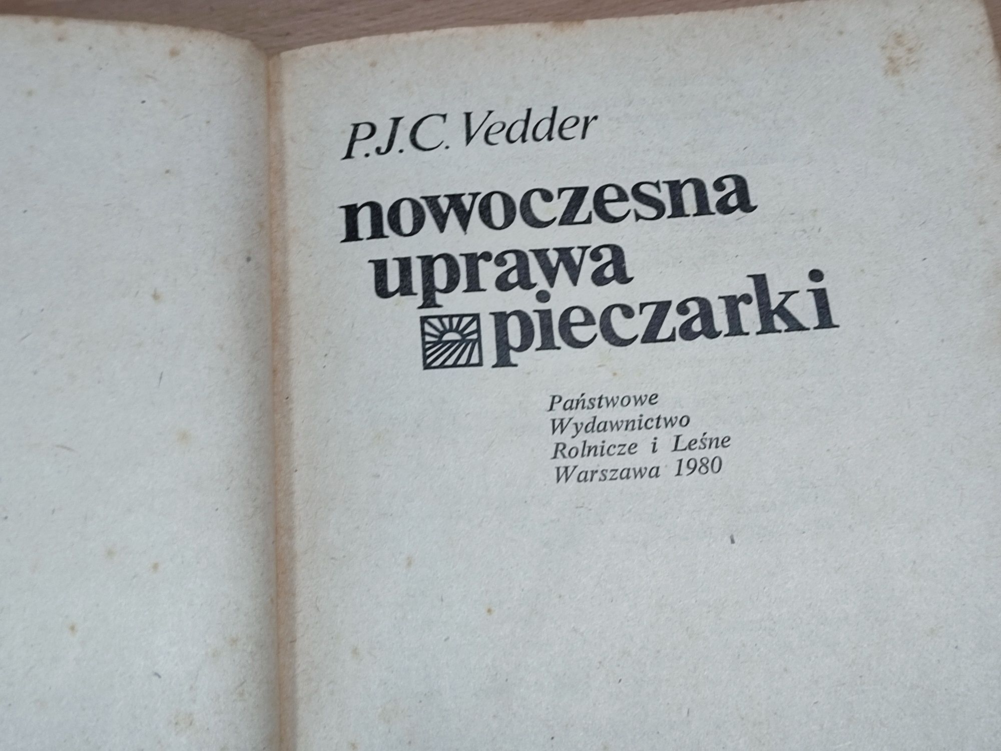 "Nowoczesna uprawa pieczarki" P.J.C. Vedder - książka PWRiL 1980