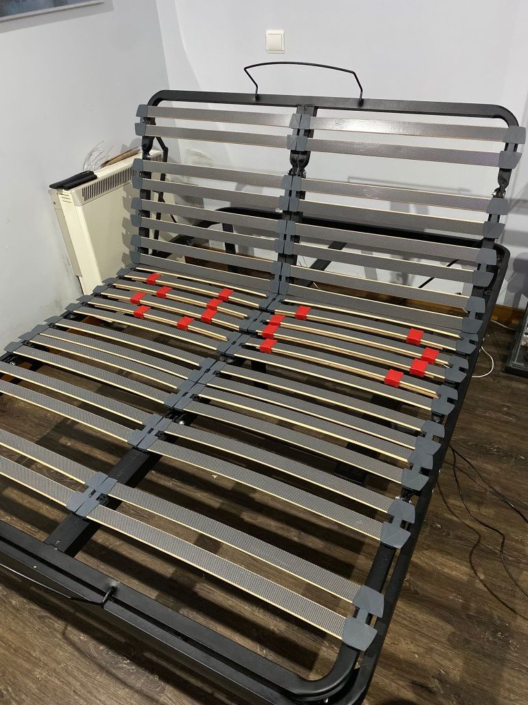 Cama articulada de casal com muito pouco uso