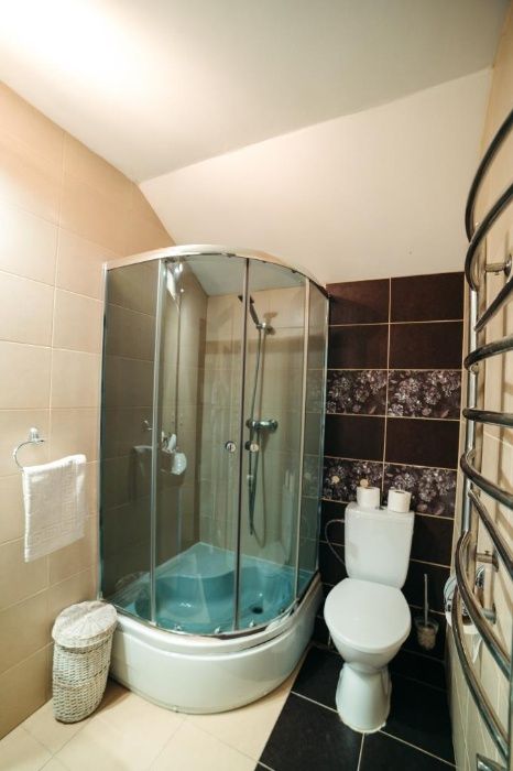 Будинок|Вілла в оренду на березі озера /10 осіб