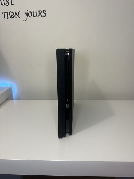 Playstation 4 - 1 TB