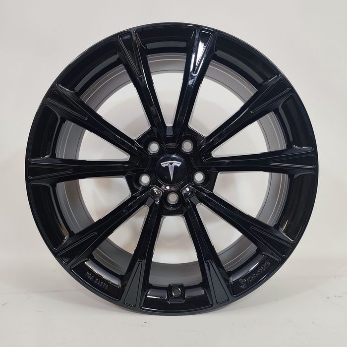 5x114,3 19" 8,5j et40 nowe Tesla model 3 Lexus promocja