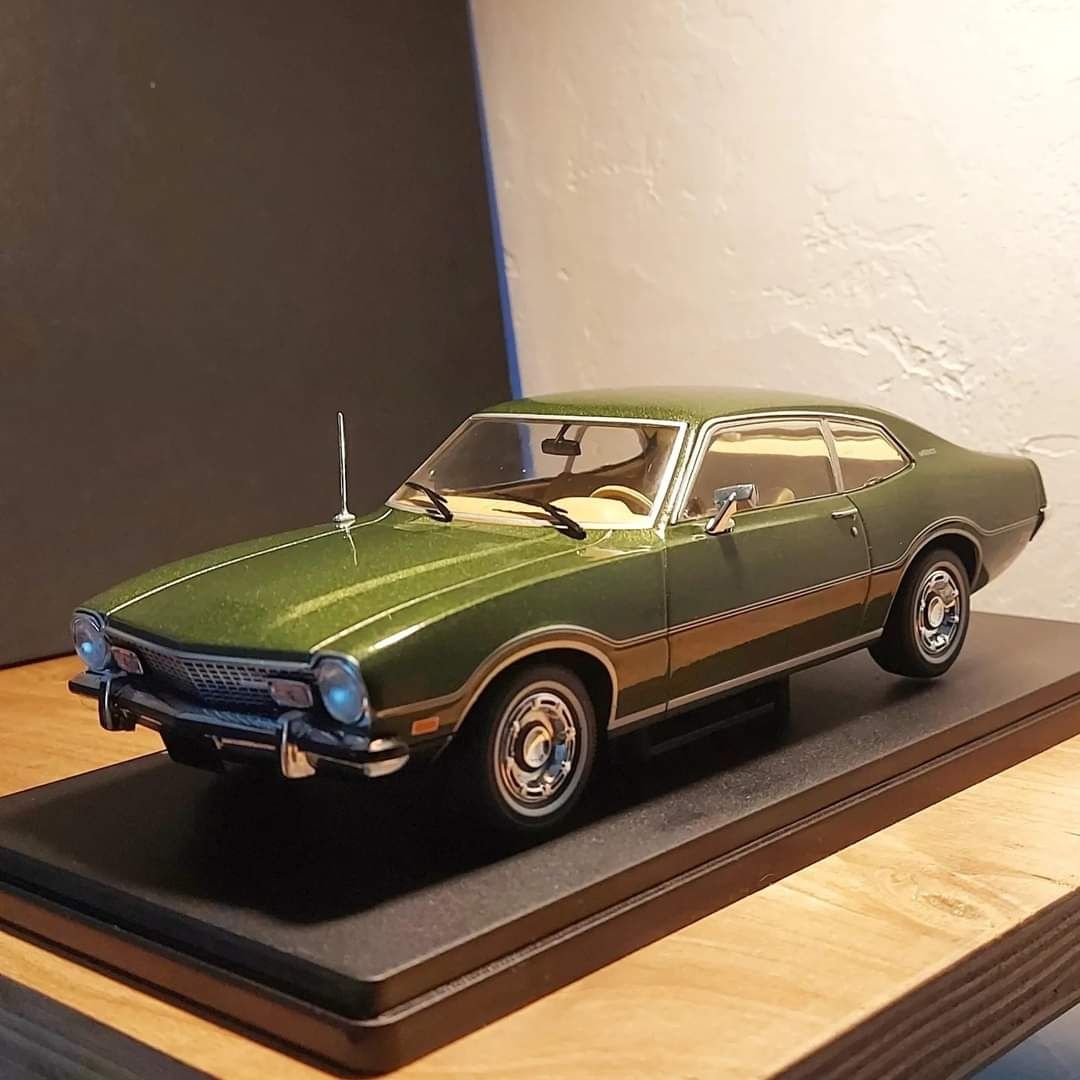 Масштабна модель 1/24  Ford Maverick Coupe