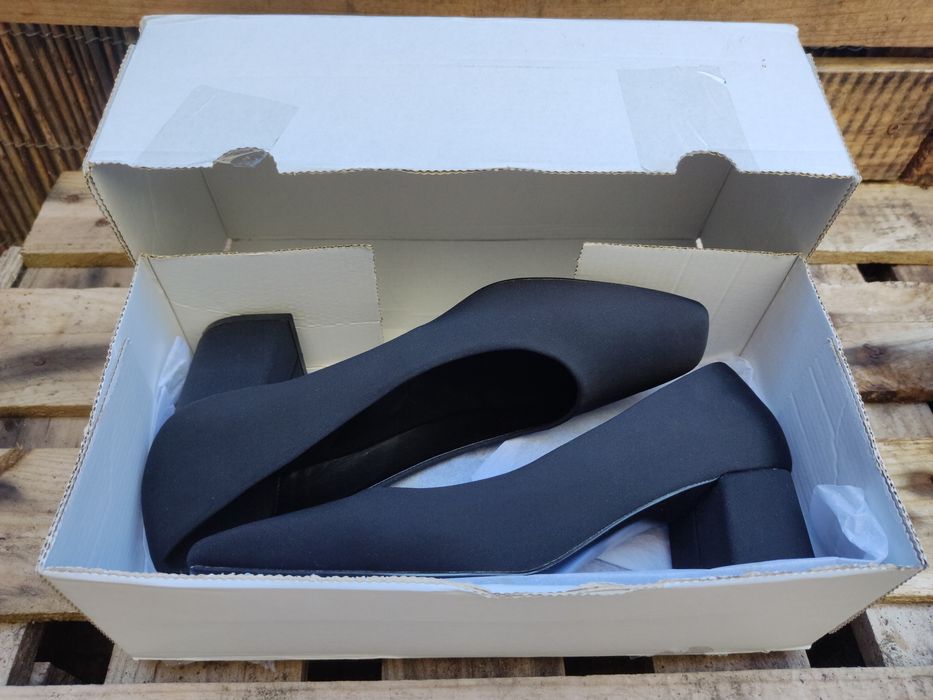 GIOSEPPO Sapatos de salão pretos novos