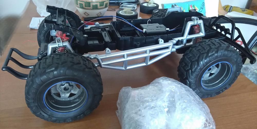 New Bright FORD RAPTOR RC Kompletne Nowe Podwozie z pilotem 2.4GHz.