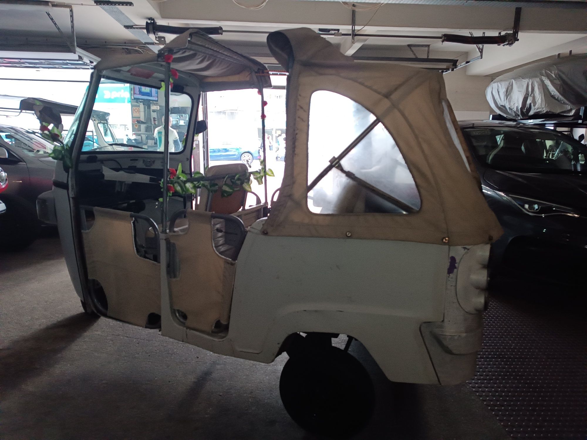 Vendo Tuk Tuk Micróbio