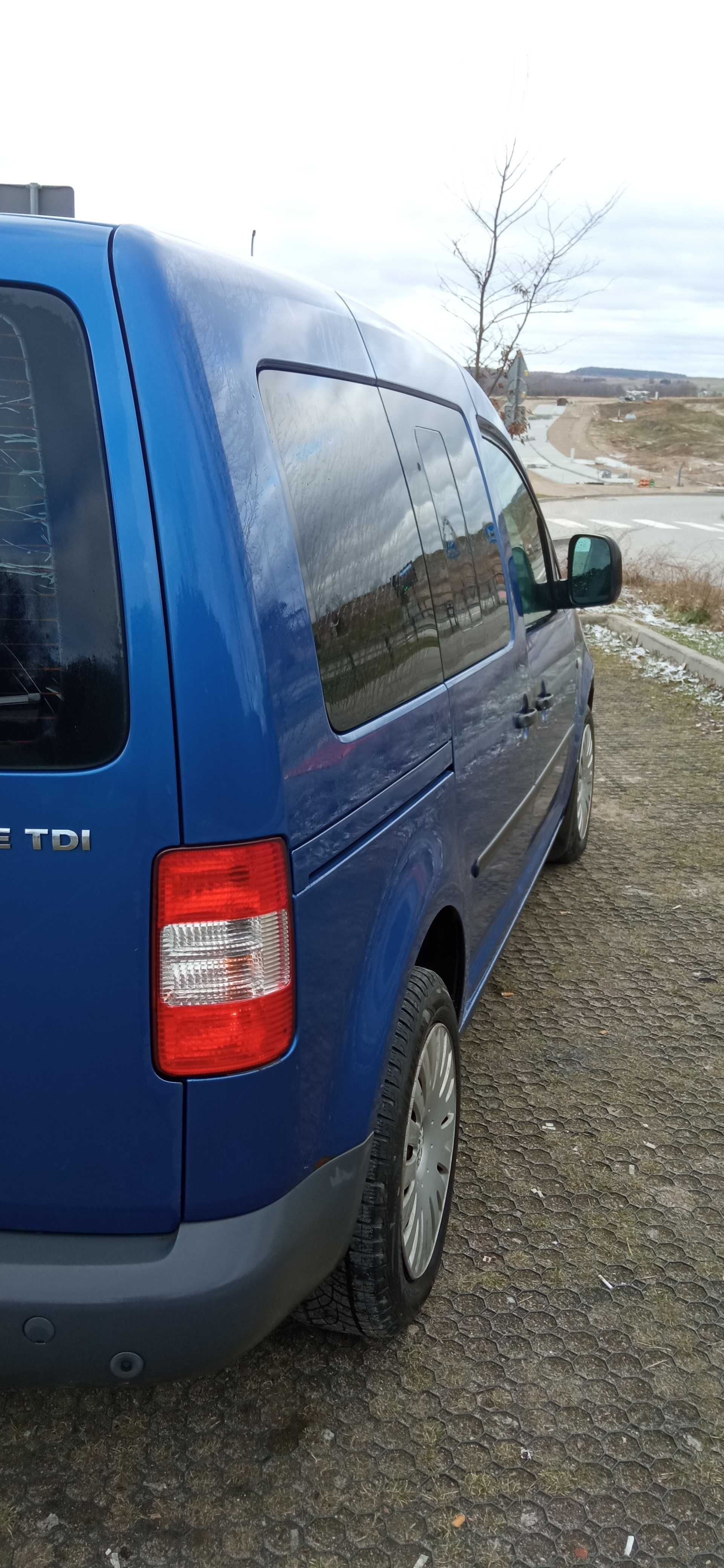 Sprzedam  VW Caddy 7 osobowe.