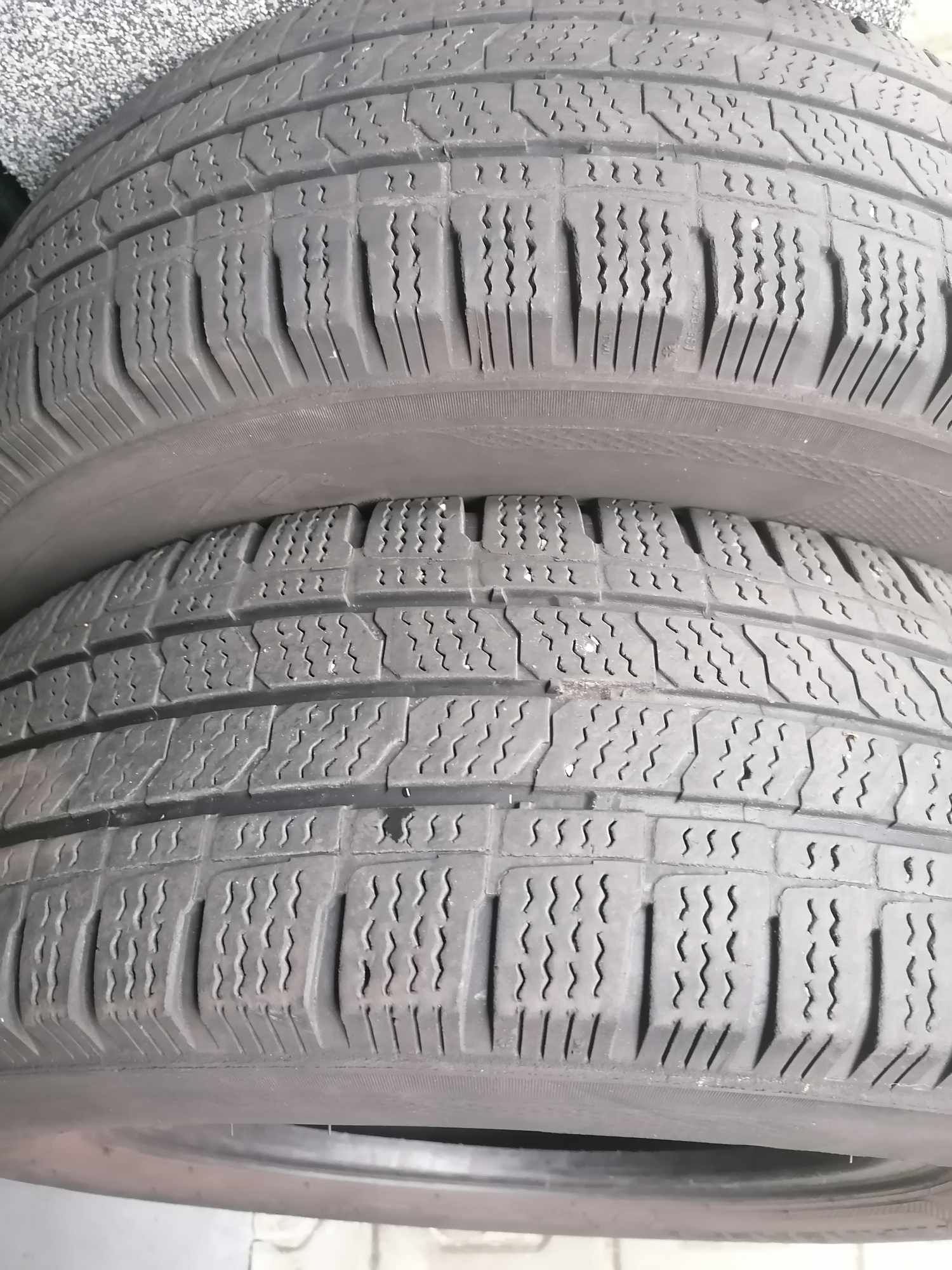 Opony opona KLEBER transalp zimowe 215/70R/15C 2szt.