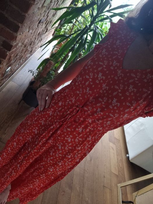 Długa zwiewna letnia czerwona sukienka w kwiatki z wiskozy S/M r