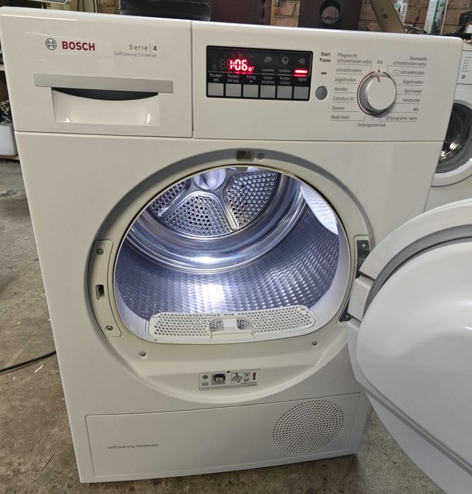 Сушка Bosch Serie 4 (тепловий насос)