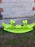 WOOPIE Bujak Wieloosobowy Dino Huśtawka Równoważna Zielona