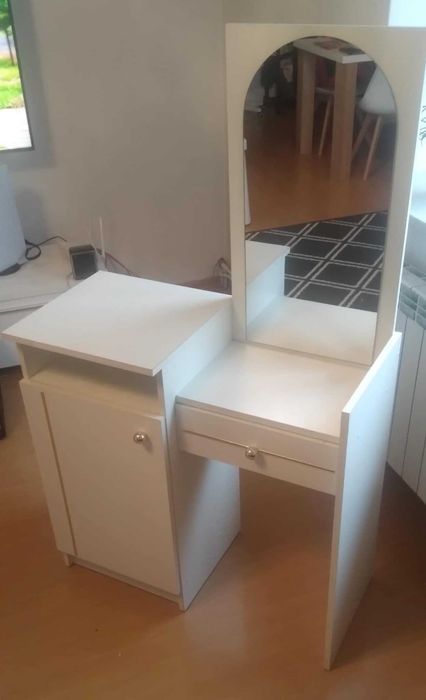 Toaletka z lustrem i szafką 81x39x79
