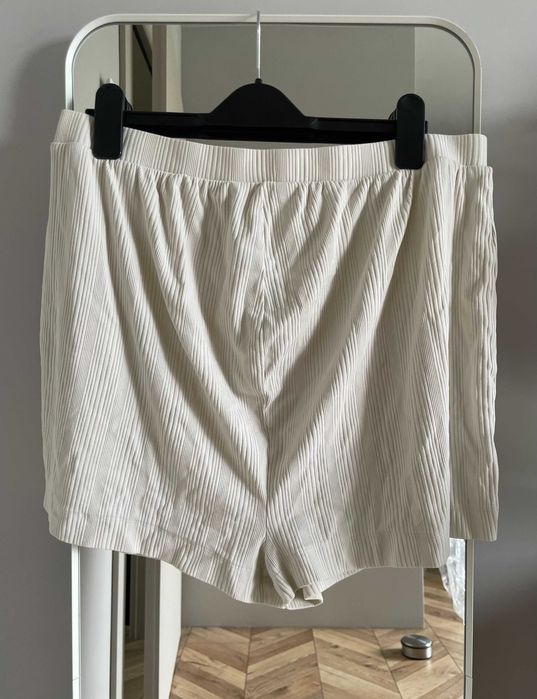 spodenki ciążowe białe Even&Odd Maternity Zalando Szorty rozmiar XL 44