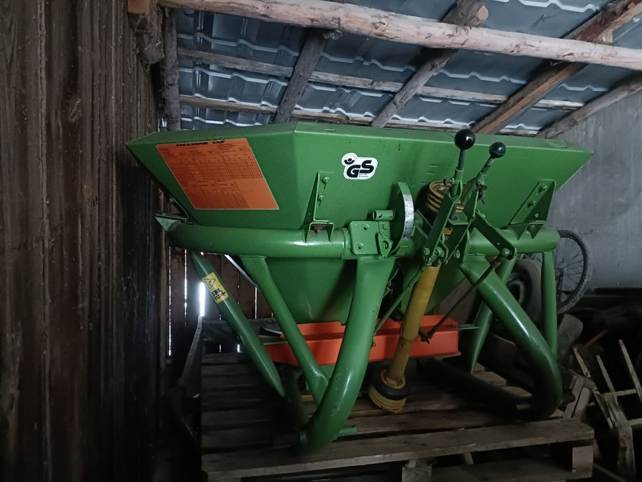 Agregat ścierniskowy gruber Dziekan Rozsiewacz Amazone ZA-F 600l
