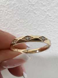 Золотое кольцо с бриллиантами 16 красное золото 585 пр