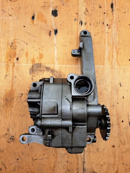 Маслонасос,вакуум,помпа,компресор OM 642.820