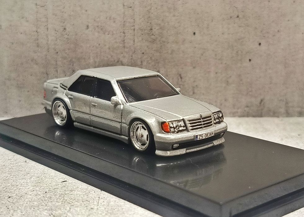 Model Mercedes 500E W124 Hot Wheels