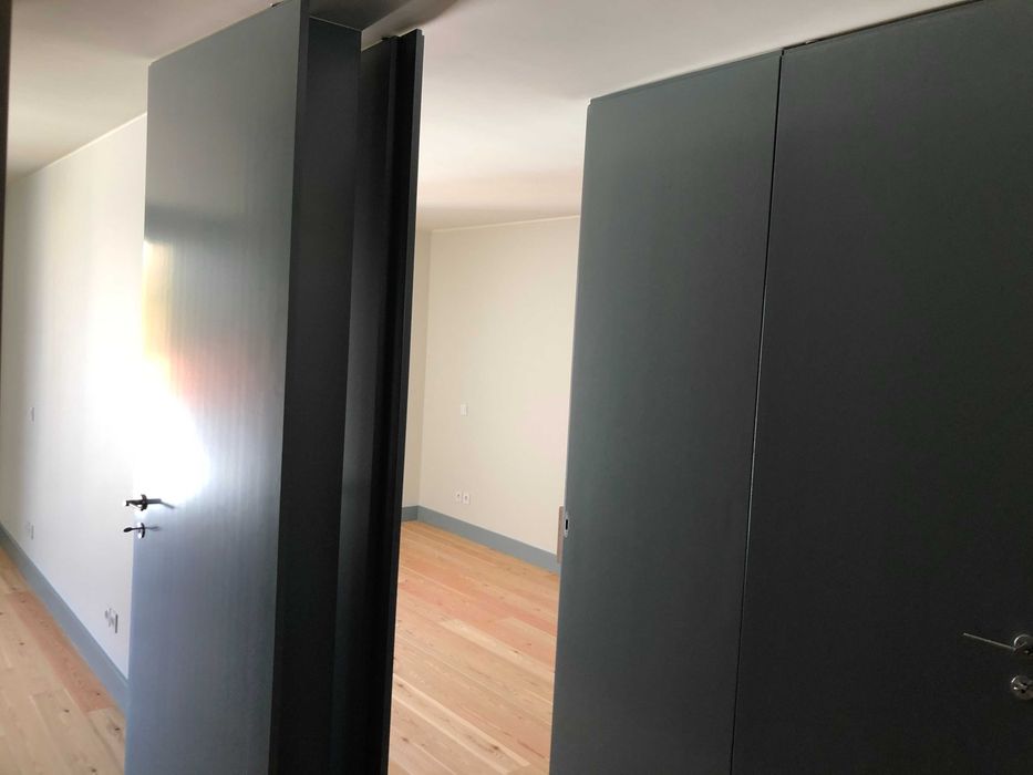 Aluga-se apartamento T2 moderno com lugar de garagem e arrumos