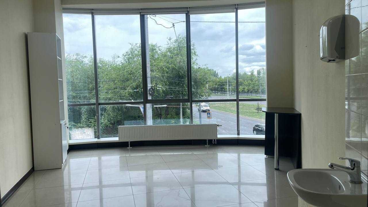 Оренда кабінету з панорамними вікнами набережна Перемоги
