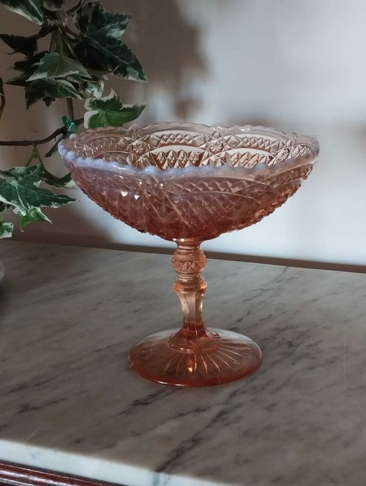 Bomboneira em Vidro Rosa Cobre