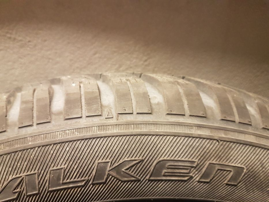 Opony zimowe R17 Falken 225/60/17