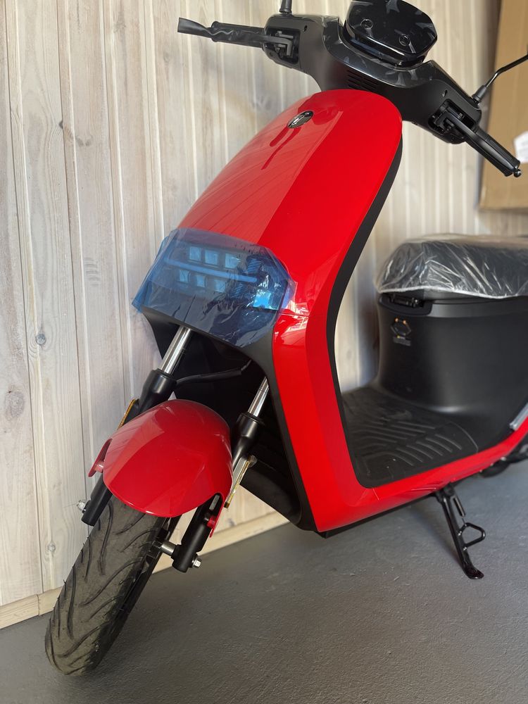 Электроскутер Segway E110s red