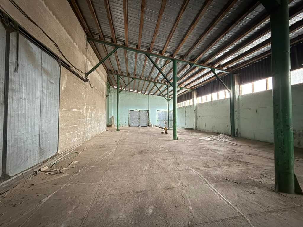 Продаж виробничо-складського комплесу м.Надвірна, площа 10900 м.кв.