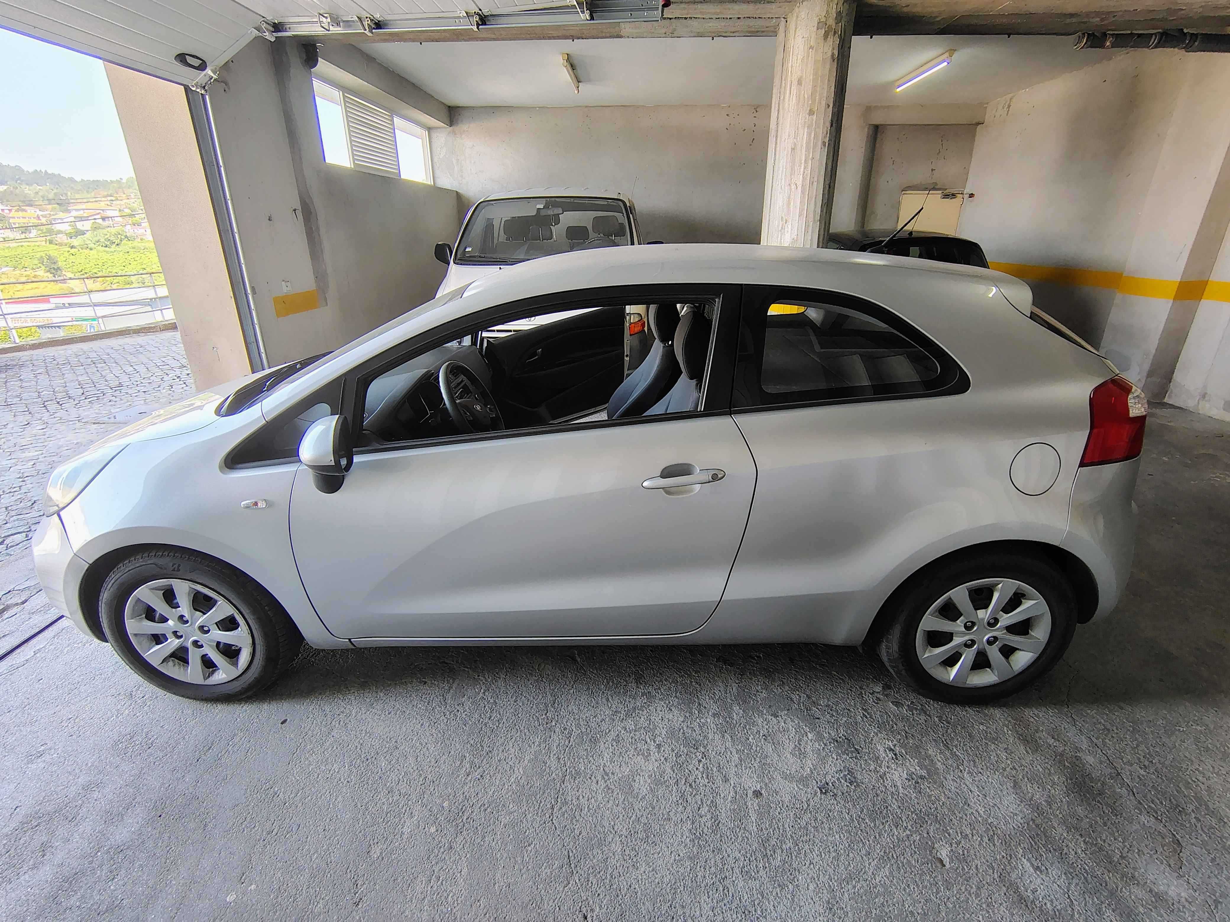 Kia Rio 1.1 CRDi EcoDynamics 2014 Van/Comercial