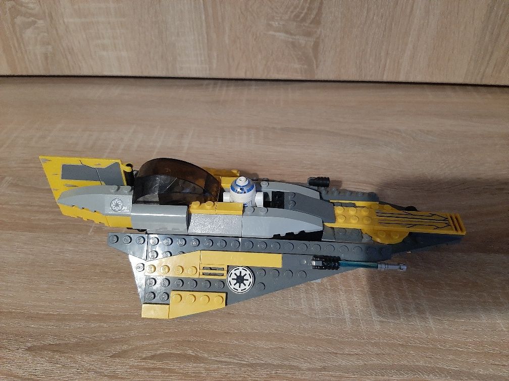 LEGO 7669 Star Wars Anakin’s Jedi Starfighter