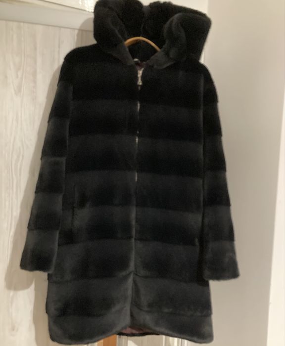 Шуба утеплена. Красиве хутро. 48розмір