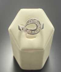 Srebrny pierścień z cyrkoniami Ag925 r17