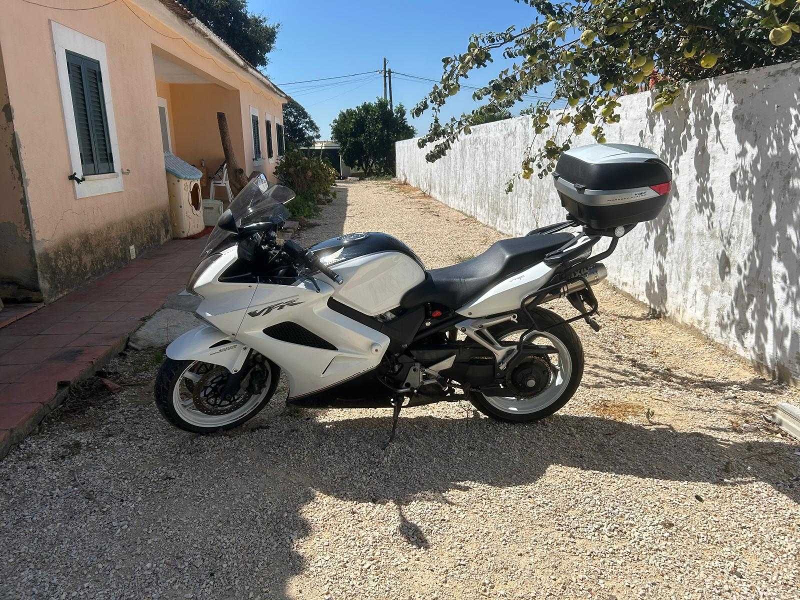 VFR 800 - em excelente estado