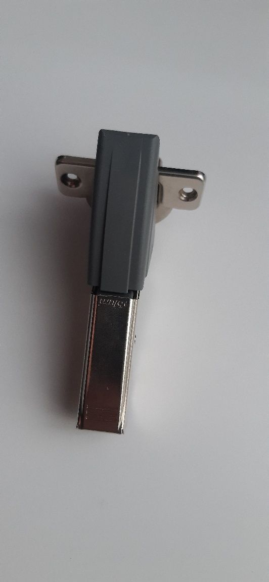 Петля Blum 30 градусов 2 с доводчиком