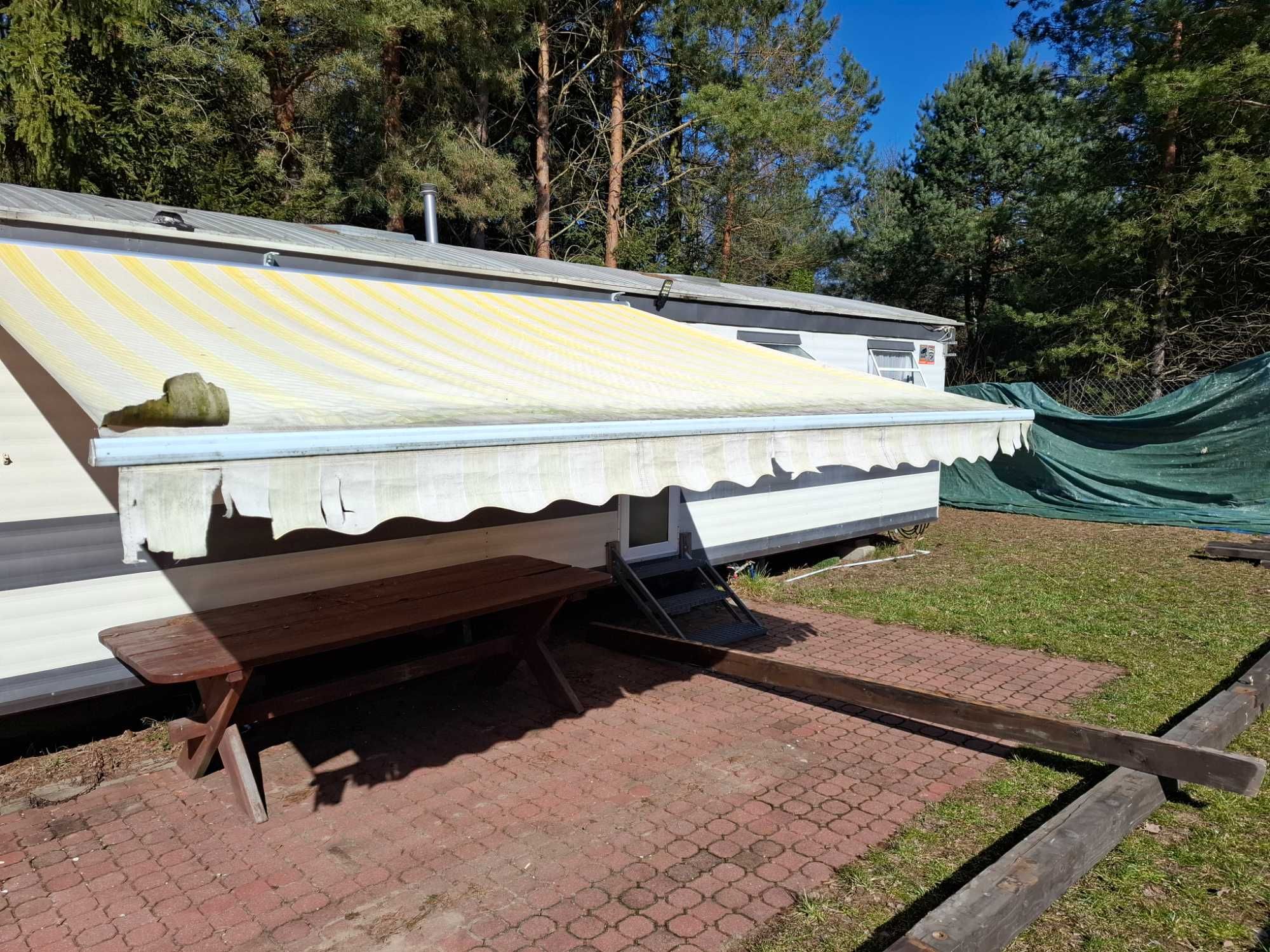 Markiza 4m x 3m  ręcznie zwijana.