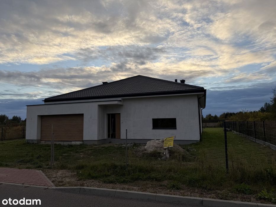 Nowoczesny dom parterowy z garażem 160m2