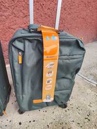 Nowa walizka podróżna rozmiar S promocyjna cena